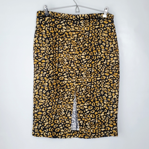 Who What Wear | Cheetah Leopard Midi Pencil Skirt - Picture 3 of 8